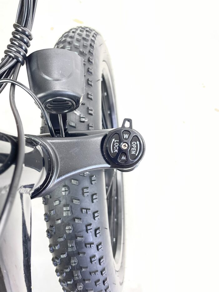 1756371072_68b018802620b Электровелосипед fatbike Bolttec (48V/1000W/21AH)