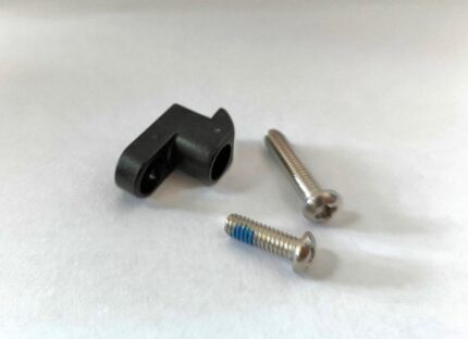 1688016643_649d17034af31 Крючок пластиковый на стойку к самокату Crosser E9 (оригинал)