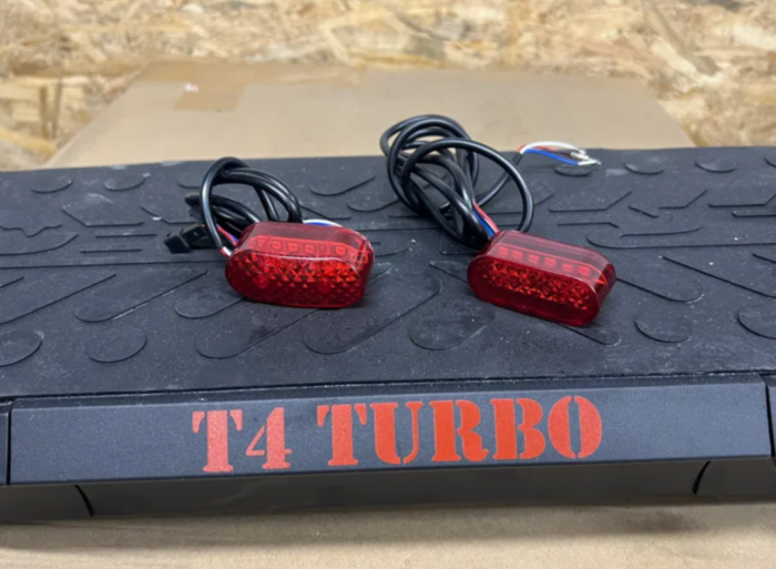 Задний стоп-сигнал красный Т4 / Турбо / Спорт